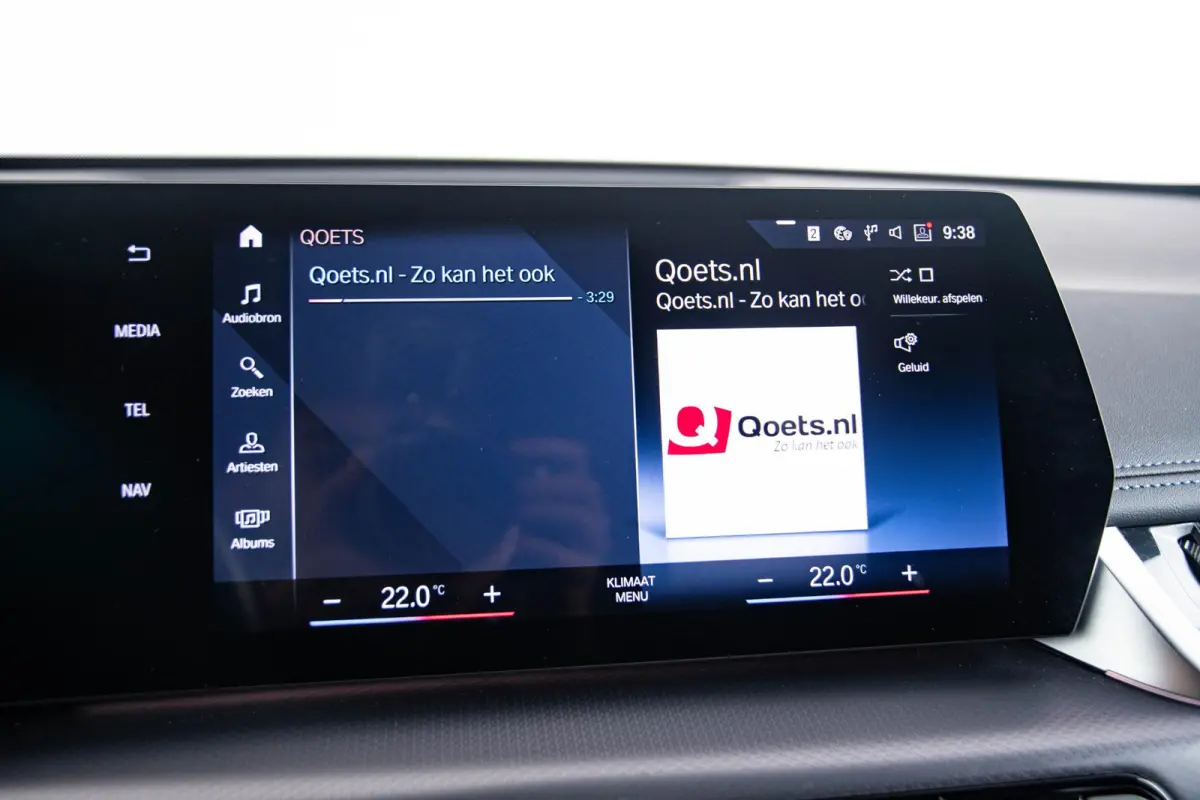 xDrive25e M Sport - Trekhaak - Driving Assistant Plus - Premium Pack - Elektrisch verwarmde voorstoelen - Sportstoelen - Grootlichtassistent -