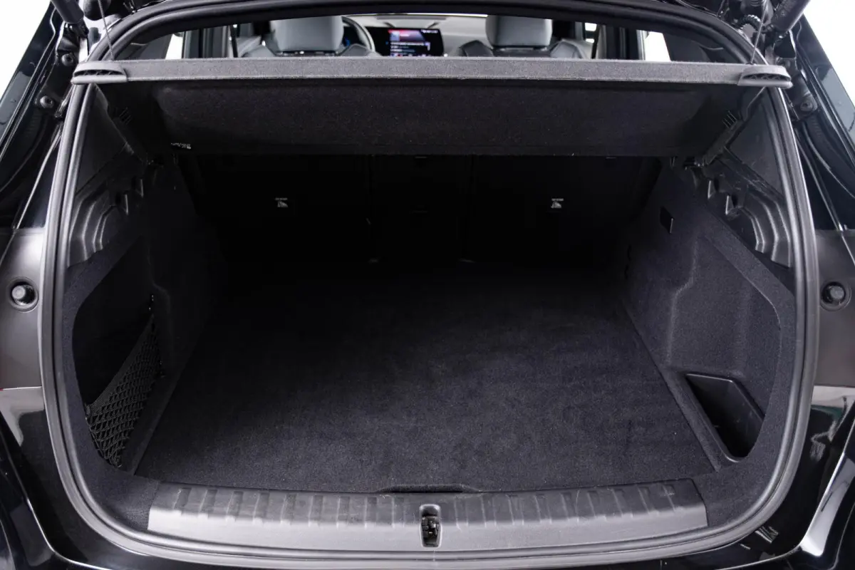 xDrive25e M Sport - Trekhaak - Driving Assistant Plus - Premium Pack - Elektrisch verwarmde voorstoelen - Sportstoelen - Grootlichtassistent -