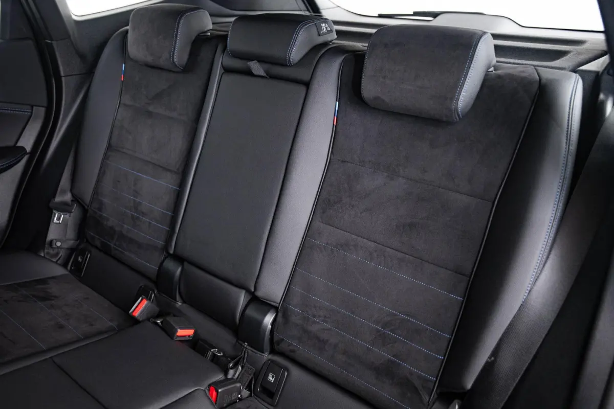 xDrive25e M Sport - Trekhaak - Driving Assistant Plus - Premium Pack - Elektrisch verwarmde voorstoelen - Sportstoelen - Grootlichtassistent -