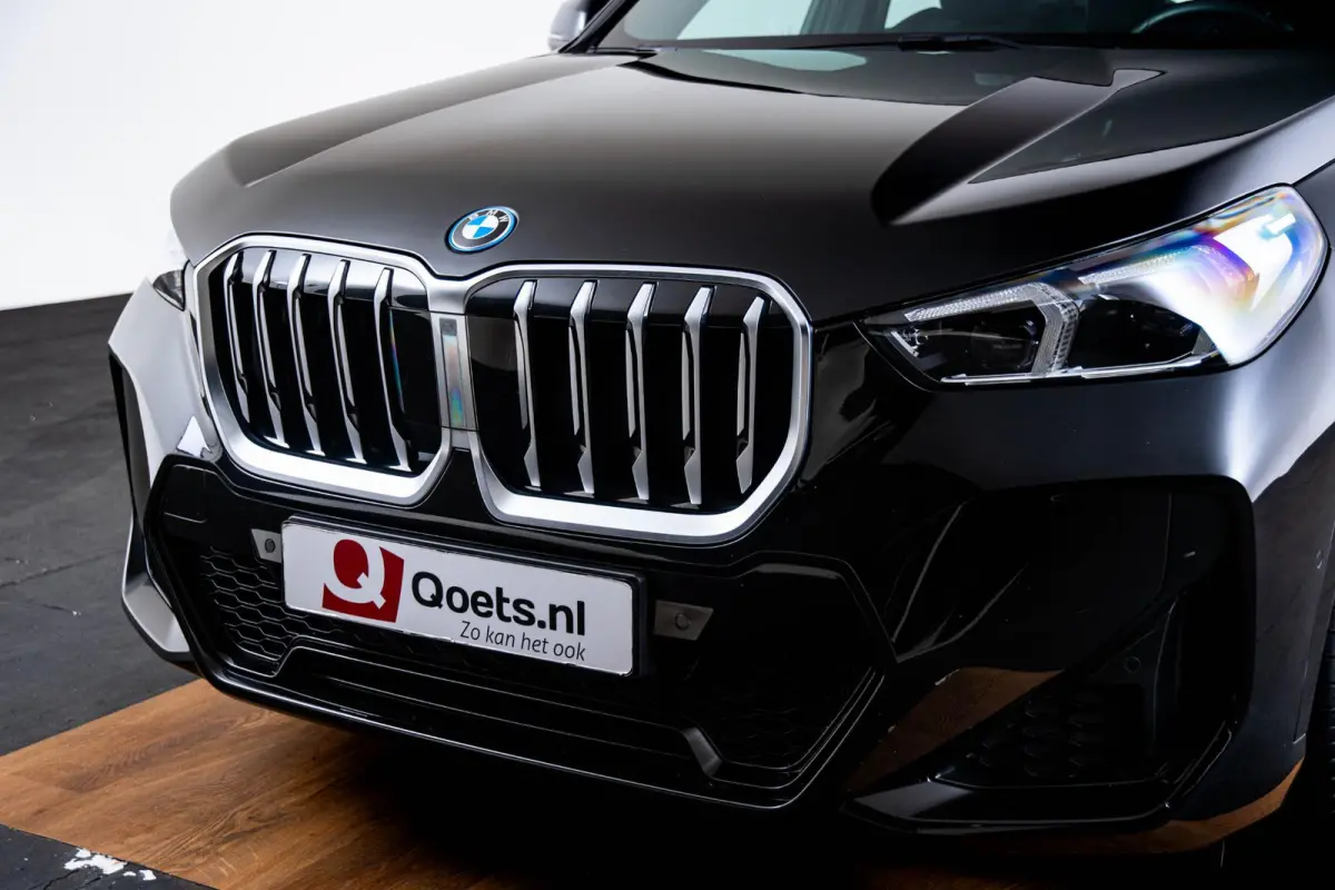xDrive25e M Sport - Trekhaak - Driving Assistant Plus - Premium Pack - Elektrisch verwarmde voorstoelen - Sportstoelen - Grootlichtassistent -
