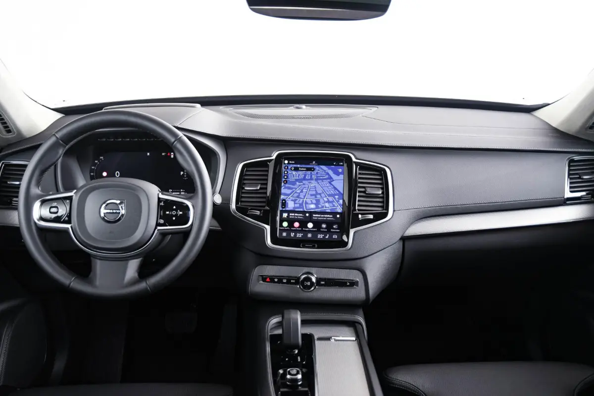 2.0 T8 Plug-in hybrid AWD Ultra Dark Trekhaak - Panoramadak - Adaptieve Cruise Control - Harman Kardon - Head up - Stoelverwarming voor/achter - Zongordijnen achterportieren - Visual Park As