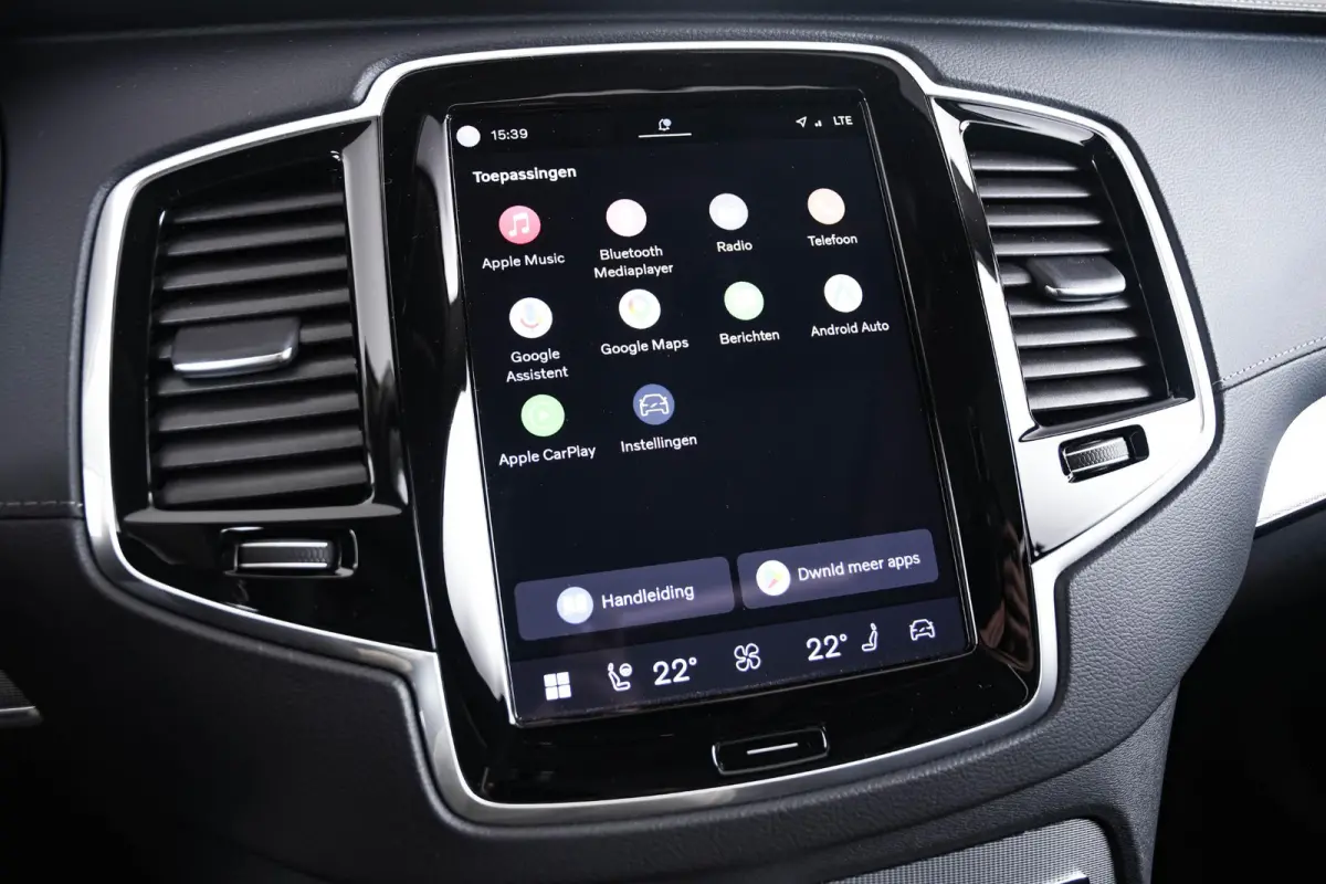 2.0 T8 Plug-in hybrid AWD Ultra Dark Trekhaak - Panoramadak - Adaptieve Cruise Control - Harman Kardon - Head up - Stoelverwarming voor/achter - Zongordijnen achterportieren - Visual Park As