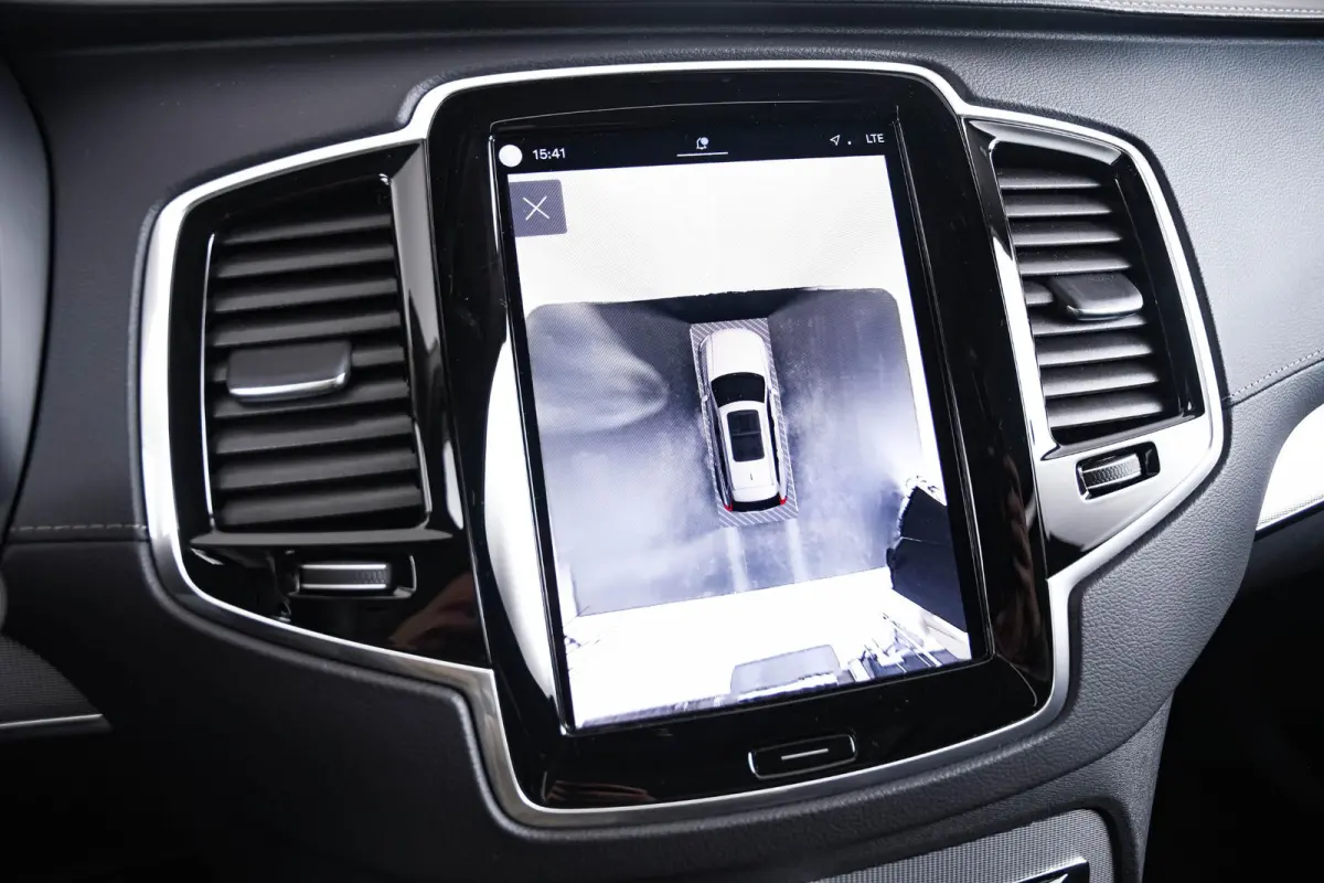 2.0 T8 Plug-in hybrid AWD Ultra Dark Trekhaak - Panoramadak - Adaptieve Cruise Control - Harman Kardon - Head up - Stoelverwarming voor/achter - Zongordijnen achterportieren - Visual Park As