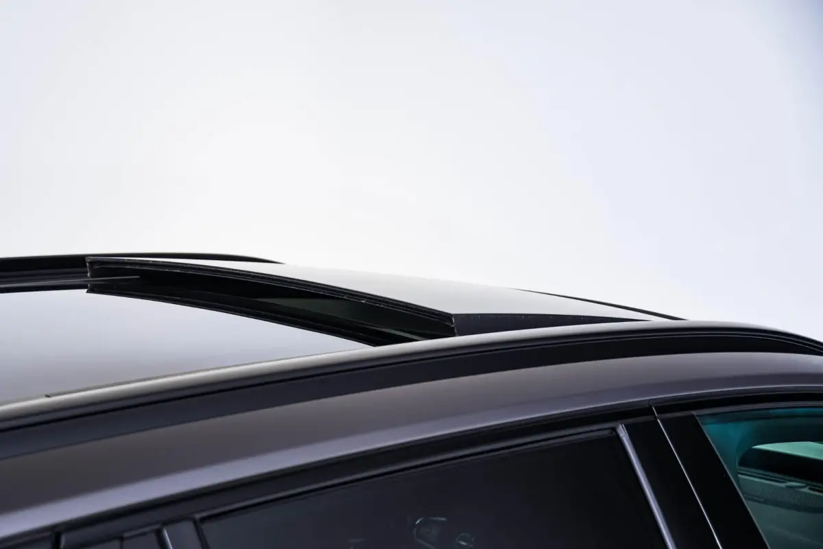 2.0 T8 Plug-in hybrid AWD Ultra Dark Trekhaak - Panoramadak - Adaptieve Cruise Control - Harman Kardon - Head up - Stoelverwarming voor/achter - Zongordijnen achterportieren - Visual Park As
