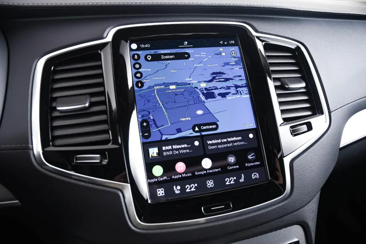 2.0 T8 Plug-in hybrid AWD Ultra Dark Trekhaak - Panoramadak - Adaptieve Cruise Control - Harman Kardon - Head up - Stoelverwarming voor/achter - Zongordijnen achterportieren - Visual Park As