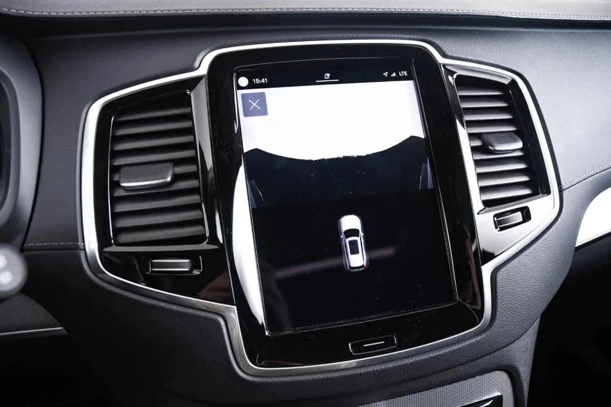 2.0 T8 Plug-in hybrid AWD Ultra Dark Trekhaak - Panoramadak - Adaptieve Cruise Control - Harman Kardon - Head up - Stoelverwarming voor/achter - Zongordijnen achterportieren - Visual Park As