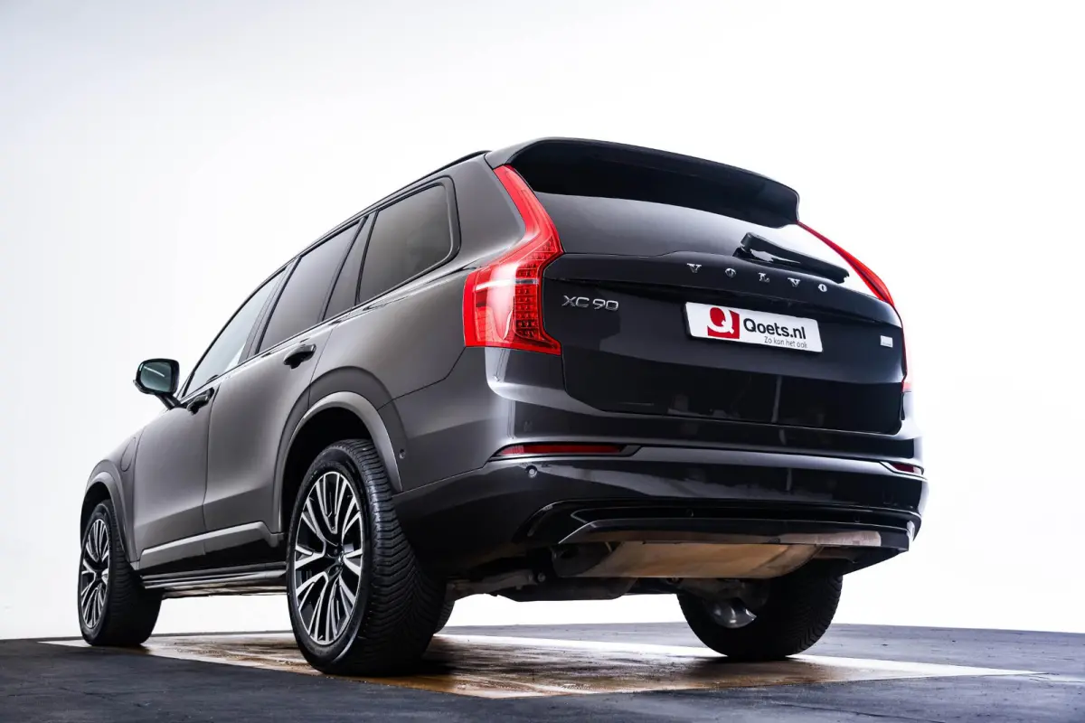 2.0 T8 Plug-in hybrid AWD Ultra Dark Trekhaak - Panoramadak - Adaptieve Cruise Control - Harman Kardon - Head up - Stoelverwarming voor/achter - Zongordijnen achterportieren - Visual Park As