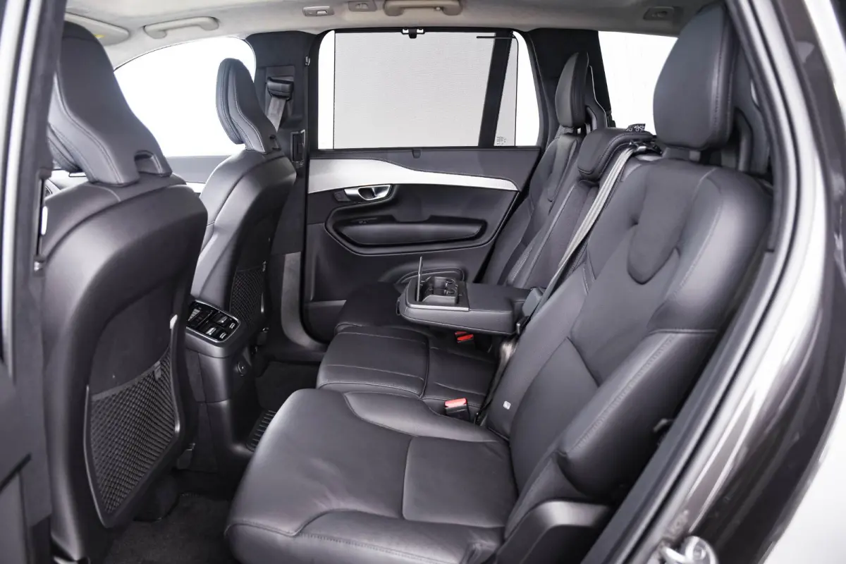 2.0 T8 Plug-in hybrid AWD Ultra Dark Trekhaak - Panoramadak - Adaptieve Cruise Control - Harman Kardon - Head up - Stoelverwarming voor/achter - Zongordijnen achterportieren - Visual Park As