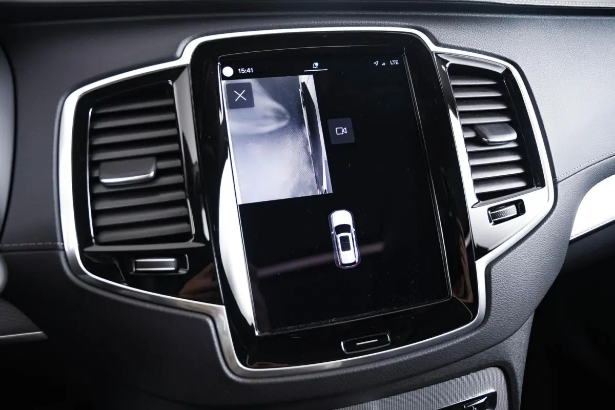 2.0 T8 Plug-in hybrid AWD Ultra Dark Trekhaak - Panoramadak - Adaptieve Cruise Control - Harman Kardon - Head up - Stoelverwarming voor/achter - Zongordijnen achterportieren - Visual Park As