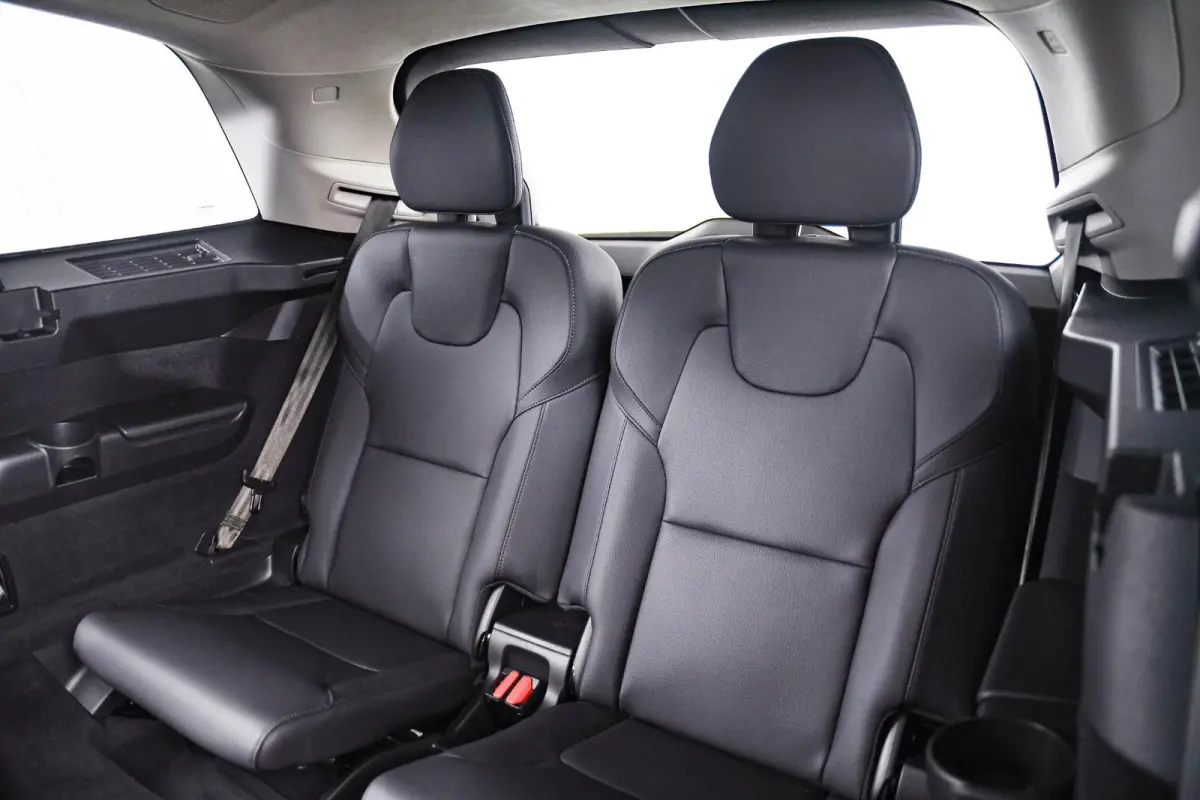 2.0 T8 Plug-in hybrid AWD Ultra Dark Trekhaak - Panoramadak - Adaptieve Cruise Control - Harman Kardon - Head up - Stoelverwarming voor/achter - Zongordijnen achterportieren - Visual Park As