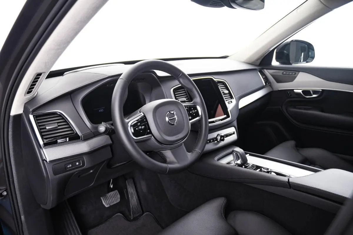 2.0 T8 Plug-in hybrid AWD Ultra Dark Trekhaak - Panoramadak - Adaptieve Cruise Control - Harman Kardon - Head up - Stoelverwarming voor/achter - Zongordijnen achterportieren - Visual Park As