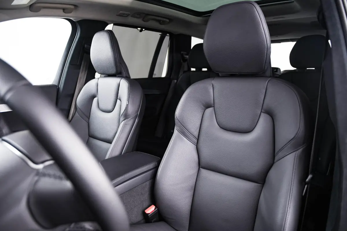 2.0 T8 Plug-in hybrid AWD Ultra Dark Trekhaak - Panoramadak - Adaptieve Cruise Control - Harman Kardon - Head up - Stoelverwarming voor/achter - Zongordijnen achterportieren - Visual Park As