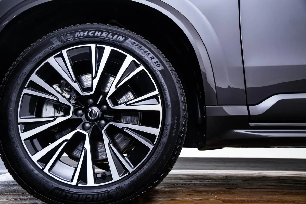 2.0 T8 Plug-in hybrid AWD Ultra Dark Trekhaak - Panoramadak - Adaptieve Cruise Control - Harman Kardon - Head up - Stoelverwarming voor/achter - Zongordijnen achterportieren - Visual Park As