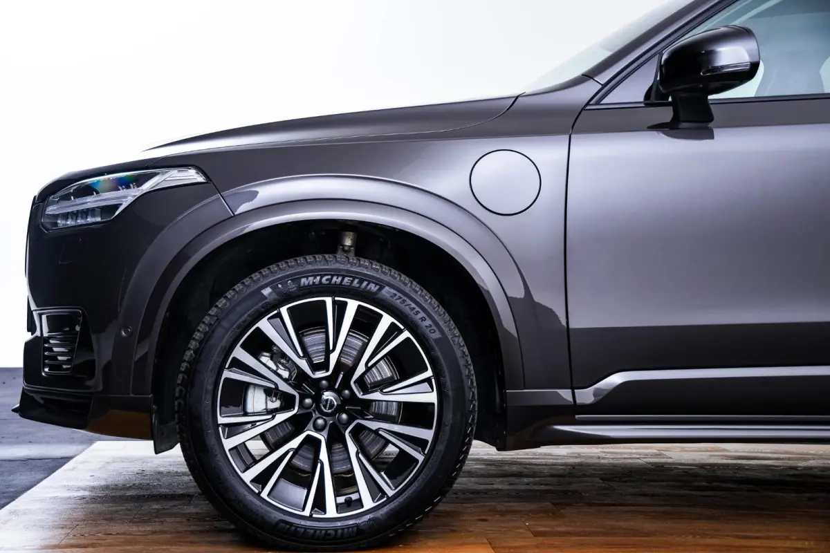 2.0 T8 Plug-in hybrid AWD Ultra Dark Trekhaak - Panoramadak - Adaptieve Cruise Control - Harman Kardon - Head up - Stoelverwarming voor/achter - Zongordijnen achterportieren - Visual Park As
