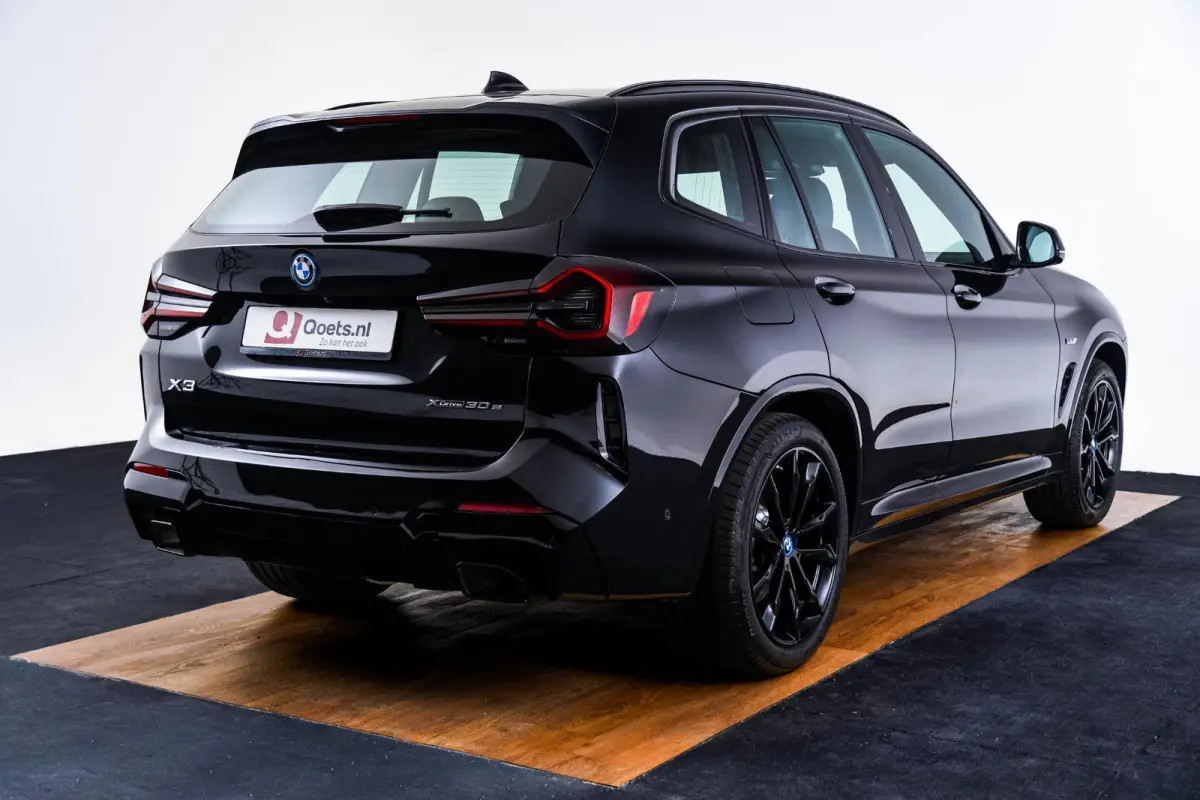 xDrive30e M Sport - Trekhaak - Ambiance verlichting - Parking Assistant - Hifi - Live Cockpit Professional - Sportstoelen -