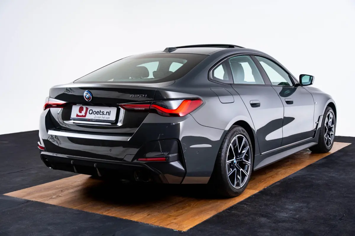 420i High Executive M-sport - Schuifdak - Leder - Comfort Access - Parking Assistant - HiFi System - Live Cockpit Professional