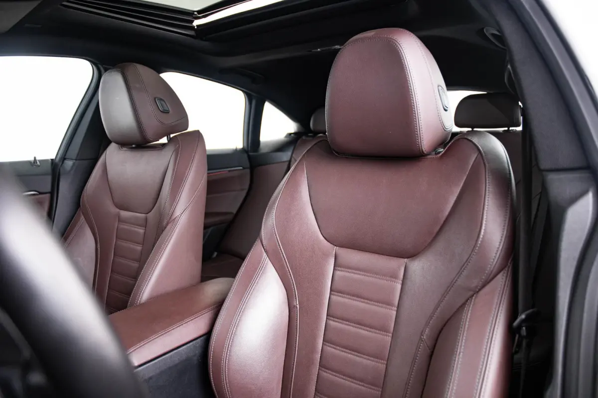 420i High Executive M-sport - Schuifdak - Leder - Comfort Access - Parking Assistant - HiFi System - Live Cockpit Professional