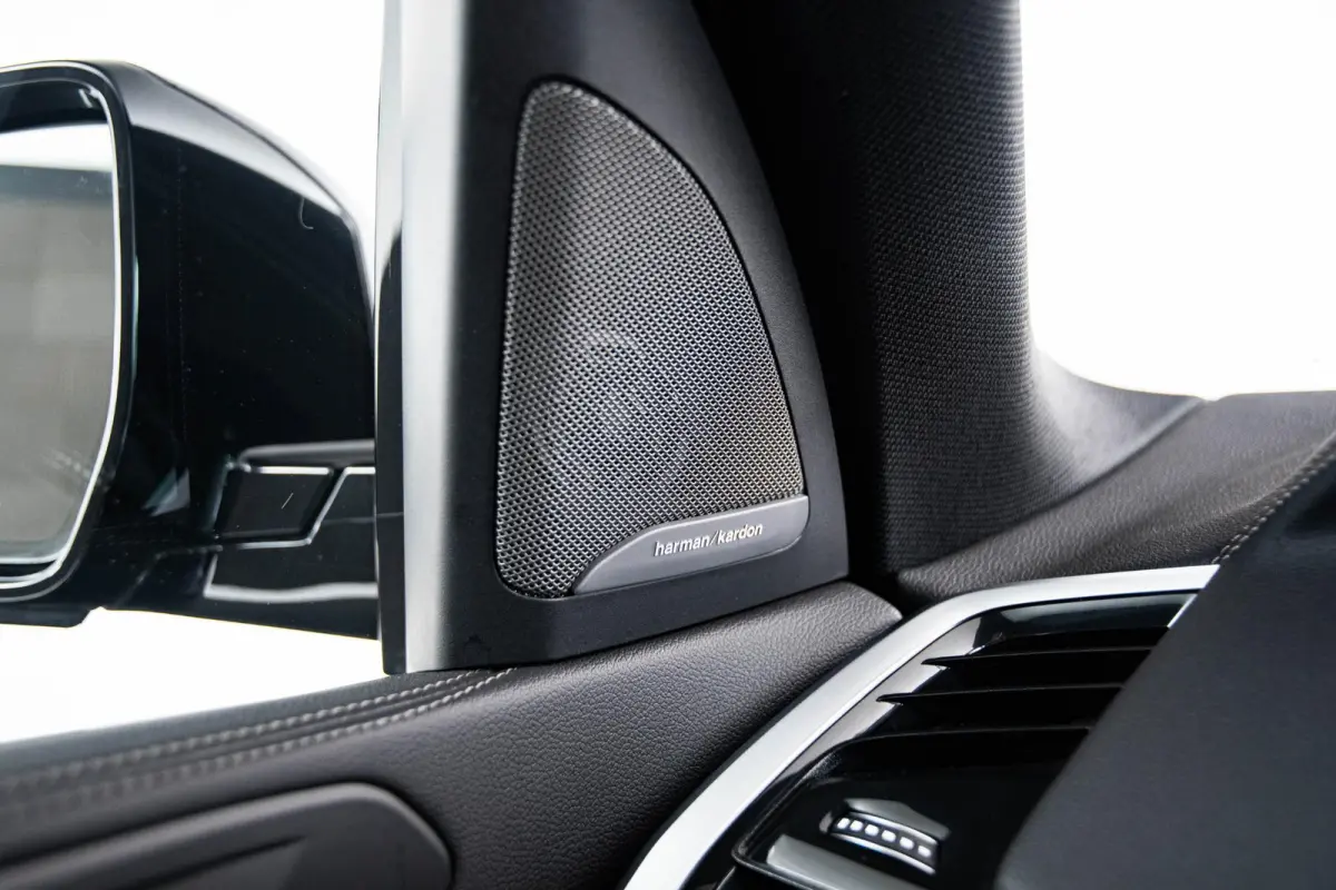 xDrive45e High Executive M Sport - Panoramdak - BMW Laserlight - Driving Assistant Professional - Head up - harman kardon - Stoelventilatie/Massage - Warmte Comfort Pack - Comfortstoelen  -