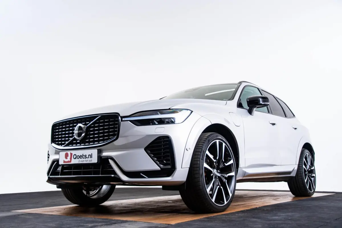 2.0 T8 Plug-in hybrid AWD Ultimate Dark Panoramadak - Adaptieve Cruise Control - Harman kardon - Stoelverwarming voor/achter - Stuurwielverwarming - Stoelen voor elektrisch verstelbaar -