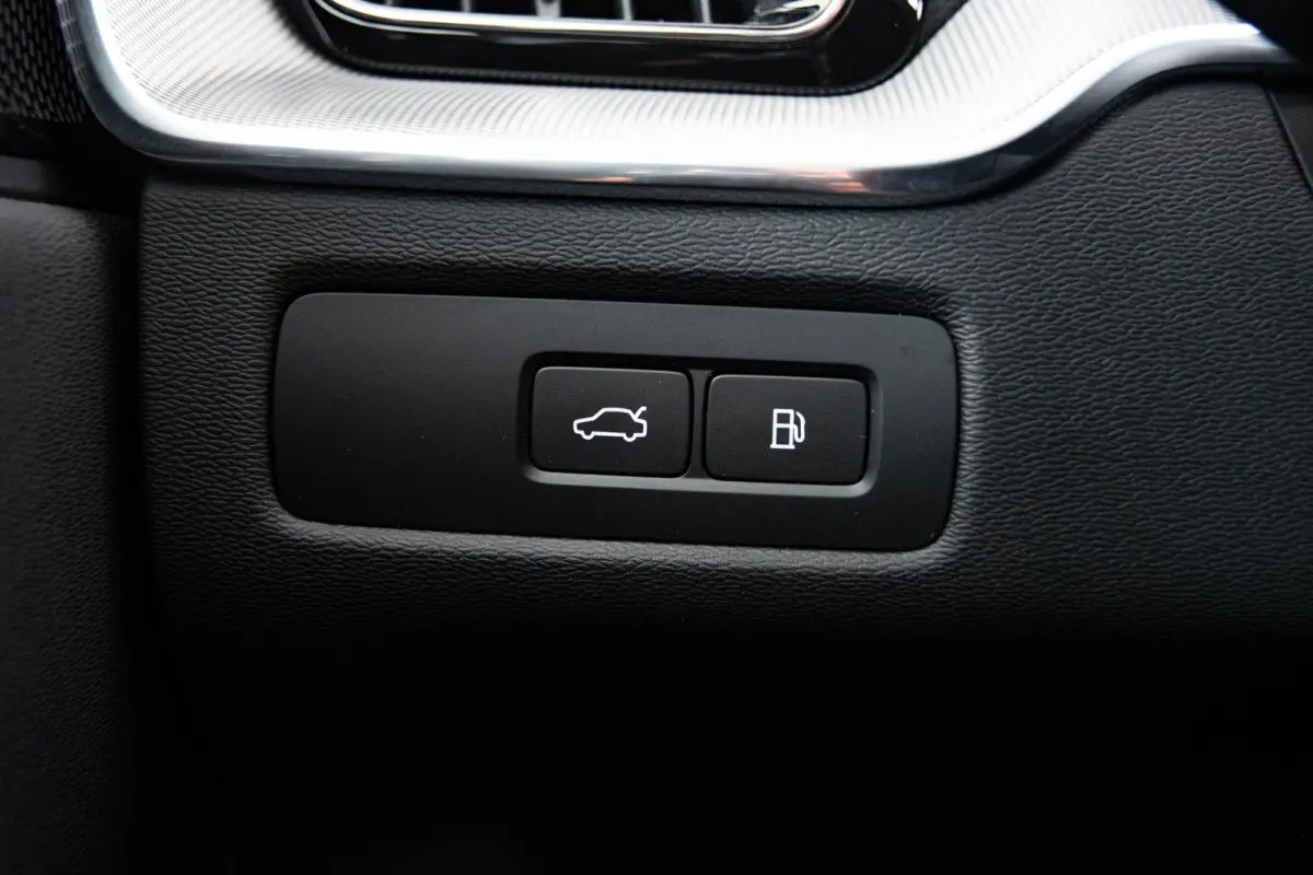 2.0 T8 Plug-in hybrid AWD Ultimate Dark Panoramadak - Adaptieve Cruise Control - Harman kardon - Stoelverwarming voor/achter - Stuurwielverwarming - Stoelen voor elektrisch verstelbaar -