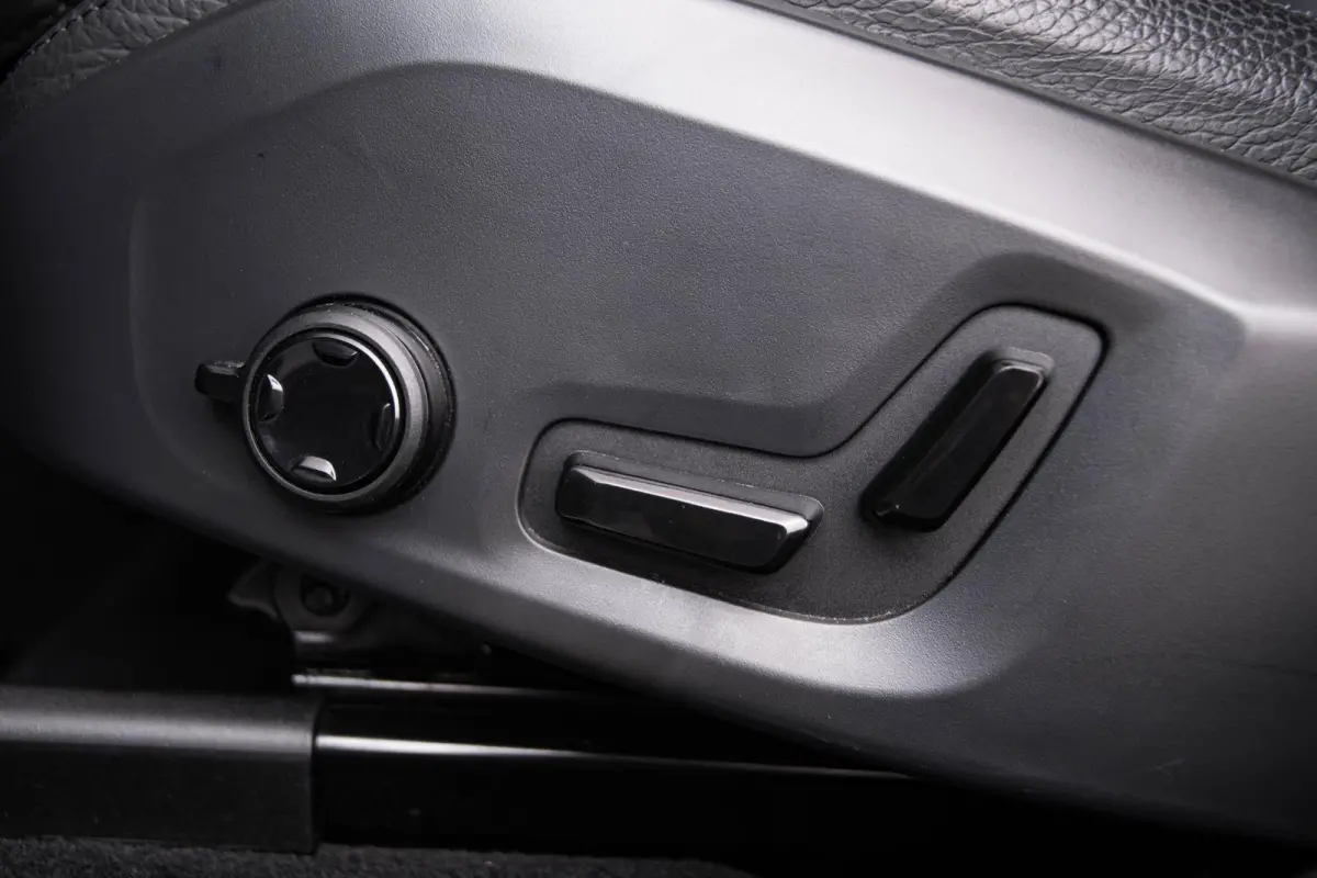 2.0 T8 Plug-in hybrid AWD Ultimate Dark Panoramadak - Adaptieve Cruise Control - Harman kardon - Stoelverwarming voor/achter - Stuurwielverwarming - Stoelen voor elektrisch verstelbaar -
