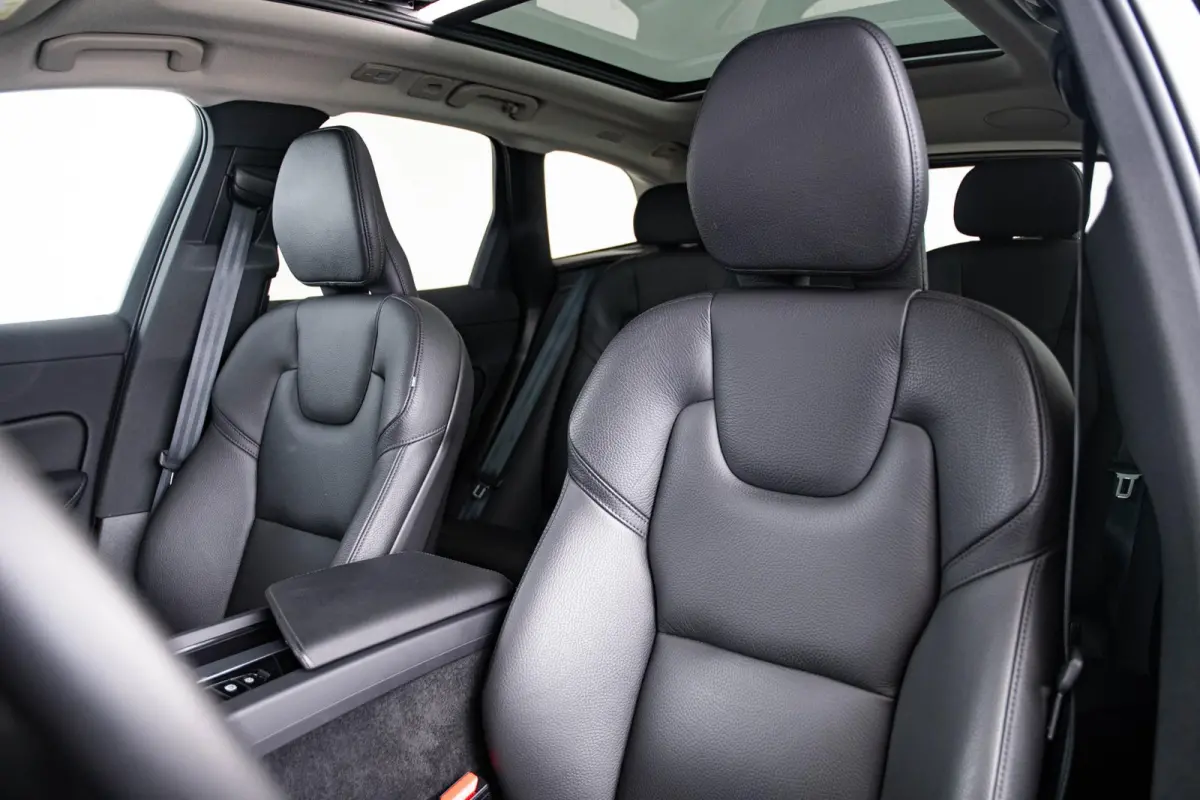 2.0 T8 Plug-in hybrid AWD Ultimate Dark Panoramadak - Adaptieve Cruise Control - Harman kardon - Stoelverwarming voor/achter - Stuurwielverwarming - Stoelen voor elektrisch verstelbaar -