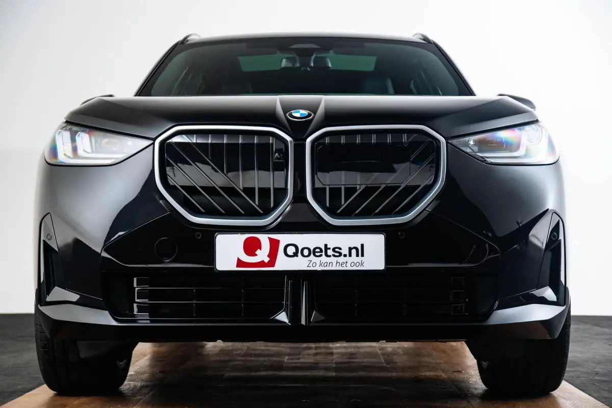 30e xDrive M Sport - Trekhaak - Panoramadak - Premium Pack - Professional Pack - Sportstoelen - Parking/Driving Assistant Plus - Harman Kardon - Comfort Access - getinte Ruiten