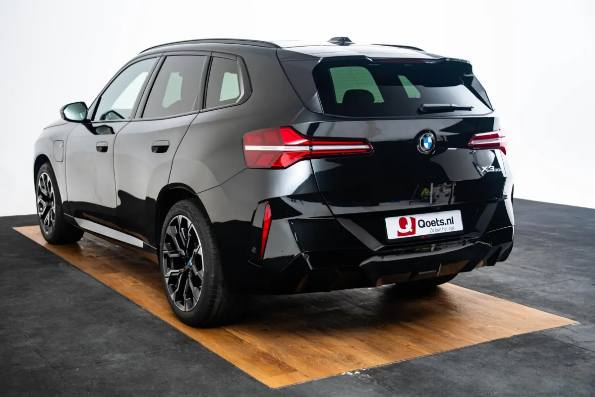 30e xDrive M Sport - Trekhaak - Panoramadak - Premium Pack - Professional Pack - Sportstoelen - Parking/Driving Assistant Plus - Harman Kardon - Comfort Access - getinte Ruiten