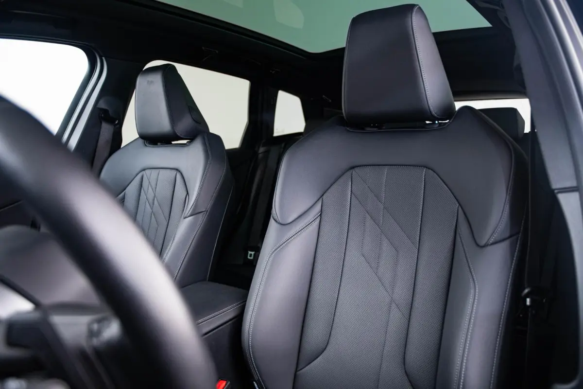 30e xDrive M Sport - Trekhaak - Panoramadak - Premium Pack - Professional Pack - Sportstoelen - Parking/Driving Assistant Plus - Harman Kardon - Comfort Access - getinte Ruiten