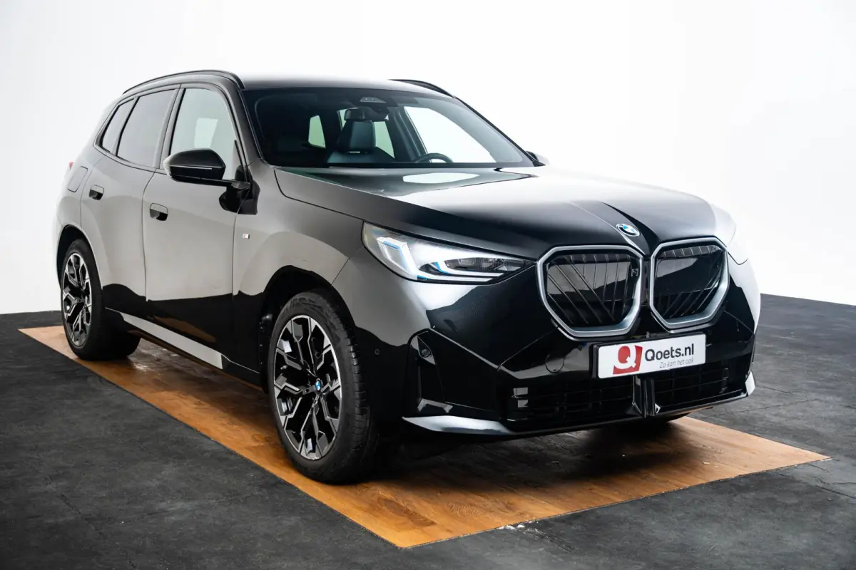 30e xDrive M Sport - Trekhaak - Panoramadak - Premium Pack - Professional Pack - Sportstoelen - Parking/Driving Assistant Plus - Harman Kardon - Comfort Access - getinte Ruiten