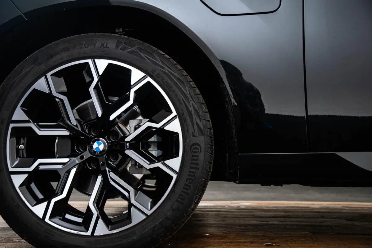 30e xDrive M Sport - Trekhaak - Panoramadak - Premium Pack - Professional Pack - Sportstoelen - Parking/Driving Assistant Plus - Harman Kardon - Comfort Access - getinte Ruiten