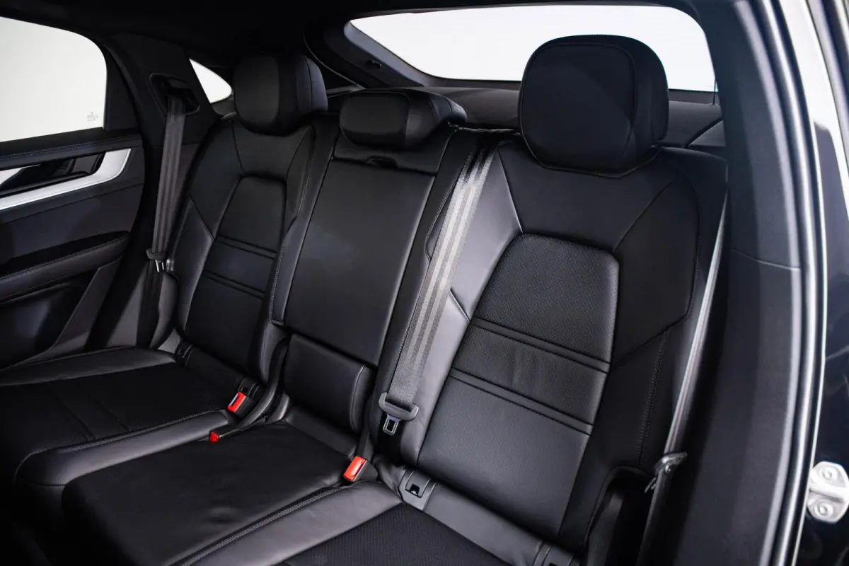 4.0 S Trekhaak - Stoelventilatie/verwarming  - Bijrijdersdisplay - Sport chrono - Stuurbekrachtiging Plus - BOSE - 3D Surround View - Head up - adaptieve cruise control -