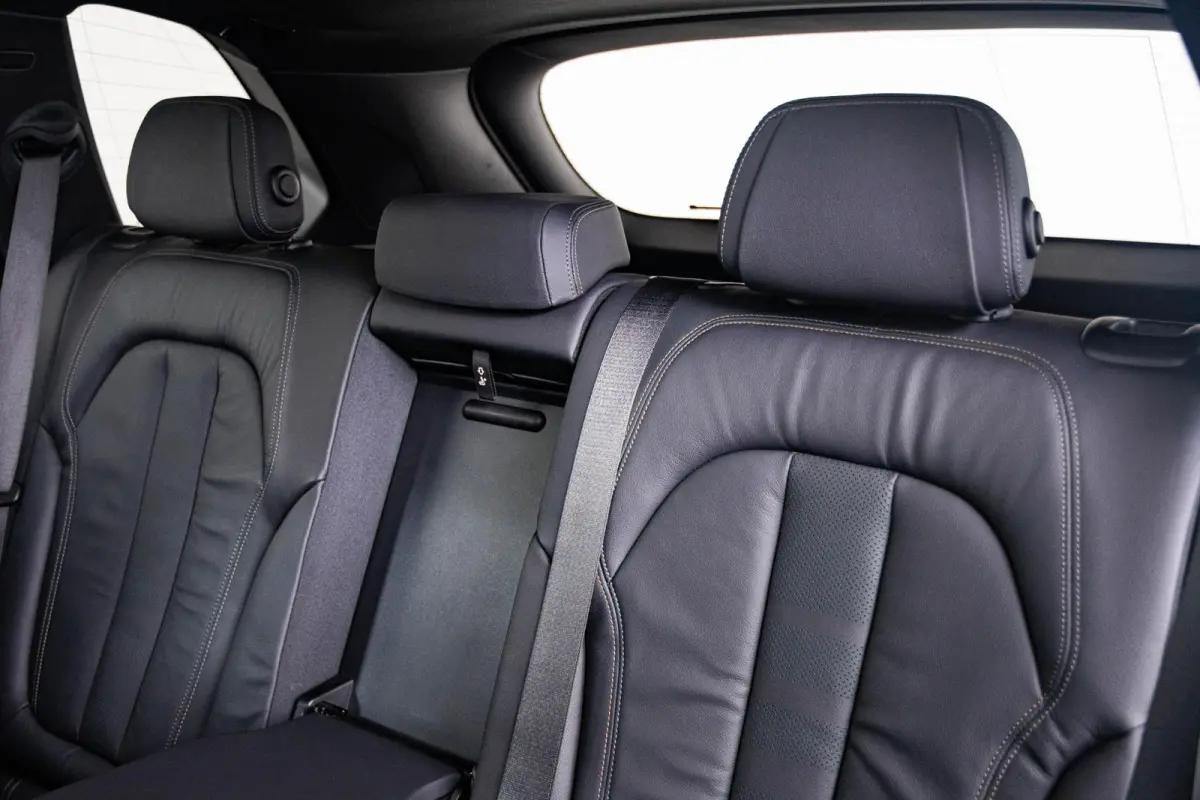 xDrive30d High Executive M Sport - Trekhaak - Panoramadak - Comfortstoelen - Warmte Comfort Pack - CraftedClarity - Getinte Ruiten - Comfort Access - Active Cruise Control - Parking Assistan