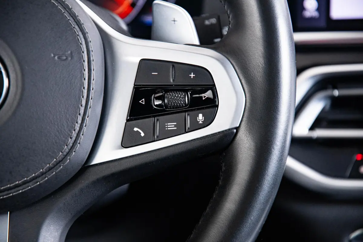 xDrive30d High Executive M Sport - Trekhaak - Panoramadak - Comfortstoelen - Warmte Comfort Pack - CraftedClarity - Getinte Ruiten - Comfort Access - Active Cruise Control - Parking Assistan