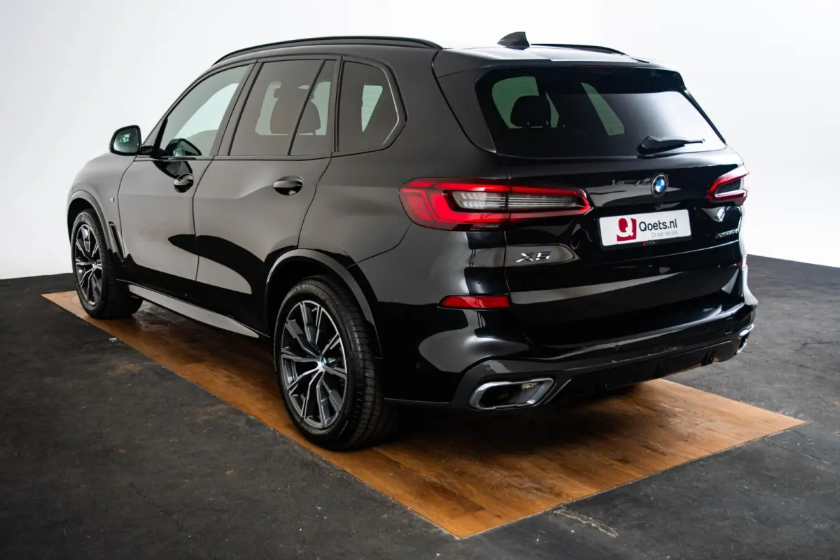 xDrive30d High Executive M Sport - Trekhaak - Panoramadak - Comfortstoelen - Warmte Comfort Pack - CraftedClarity - Getinte Ruiten - Comfort Access - Active Cruise Control - Parking Assistan
