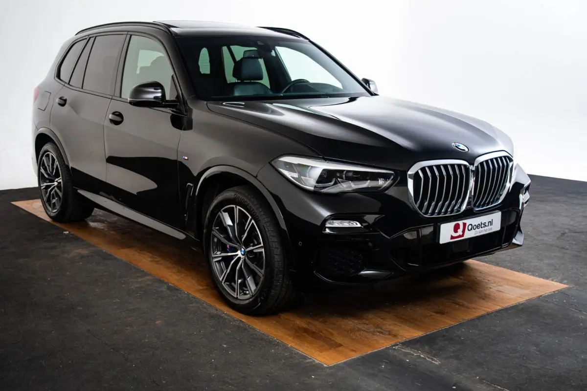 xDrive30d High Executive M Sport - Trekhaak - Panoramadak - Comfortstoelen - Warmte Comfort Pack - CraftedClarity - Getinte Ruiten - Comfort Access - Active Cruise Control - Parking Assistan