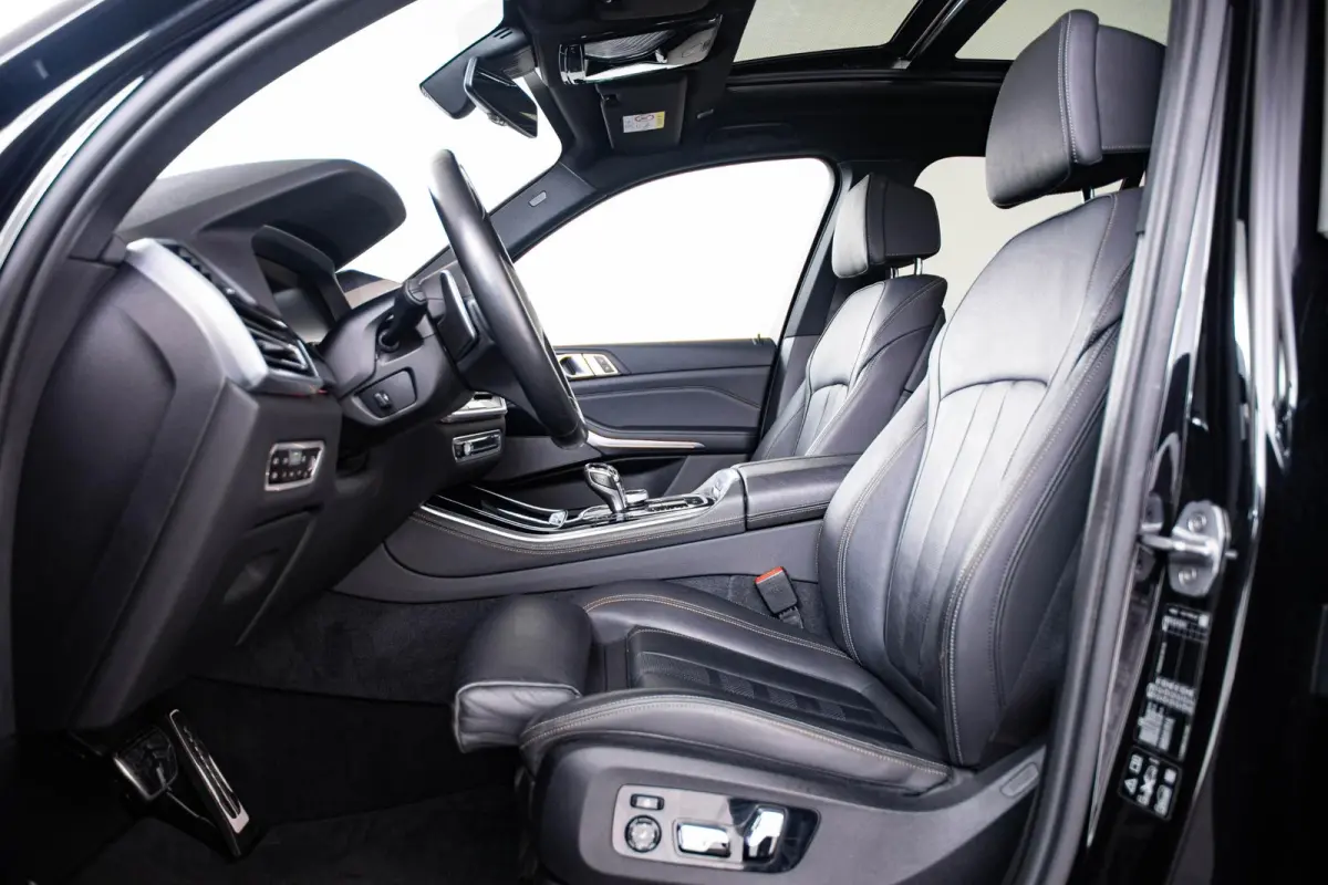 xDrive30d High Executive M Sport - Trekhaak - Panoramadak - Comfortstoelen - Warmte Comfort Pack - CraftedClarity - Getinte Ruiten - Comfort Access - Active Cruise Control - Parking Assistan