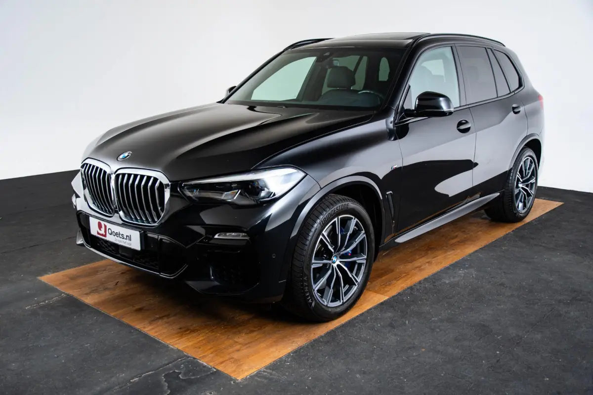 xDrive30d High Executive M Sport - Trekhaak - Panoramadak - Comfortstoelen - Warmte Comfort Pack - CraftedClarity - Getinte Ruiten - Comfort Access - Active Cruise Control - Parking Assistan
