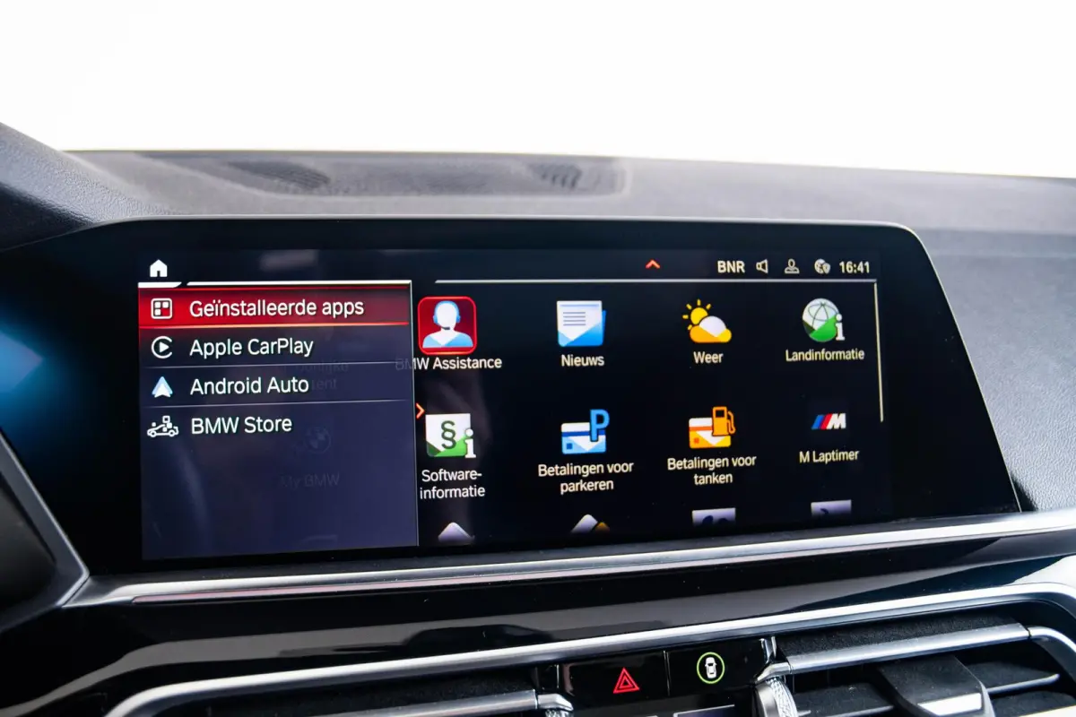 xDrive30d High Executive M Sport - Trekhaak - Panoramadak - Comfortstoelen - Warmte Comfort Pack - CraftedClarity - Getinte Ruiten - Comfort Access - Active Cruise Control - Parking Assistan