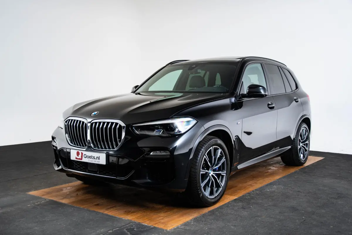 xDrive30d High Executive M Sport - Trekhaak - Panoramadak - Comfortstoelen - Warmte Comfort Pack - CraftedClarity - Getinte Ruiten - Comfort Access - Active Cruise Control - Parking Assistan