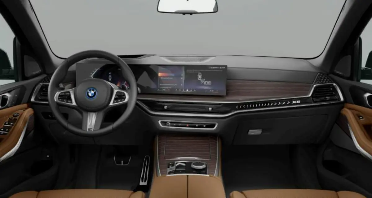xDrive50e M Sport - Panoramadak - Driving/Parking Assistant Professional - Harman Kardon - Active Protection - Comfort Access - Bekerhouders met temperatuur functie - Sportstoelen -