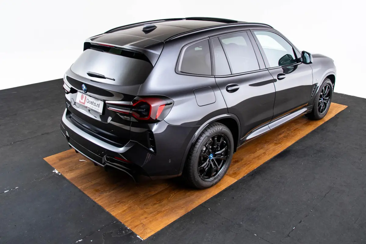 Executive 80 kWh Sportstoelen - stoelverwarming - Getinte ruiten - Comfort acces - Ambiance verlichting - Driving Assistant Professional - Parking Pack - Active Guard/Protection -