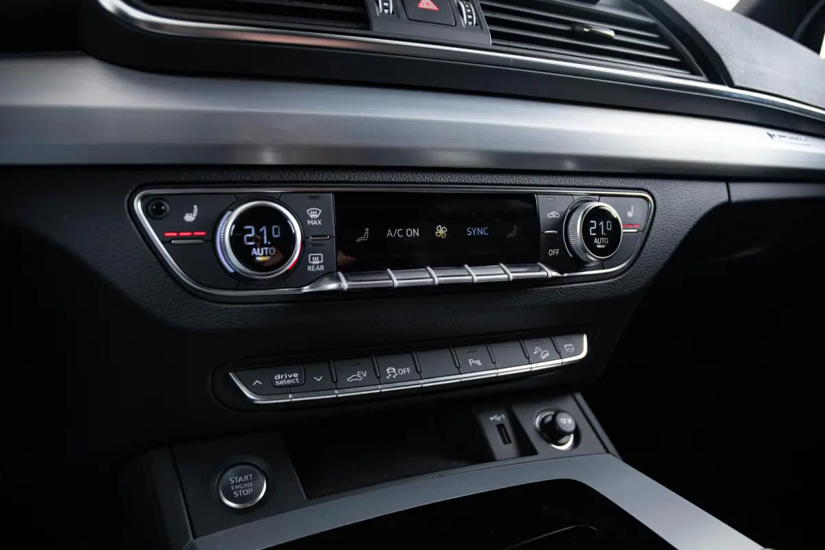 50 TFSI e S edition Trekhaak - Privacy glas - Interieurvoorverwarming - Audi soundsystem - Achterbank plus - Sportstoelen vóór - Lendensteunen vóór, elektrisch verstelbaar - Cruise contr