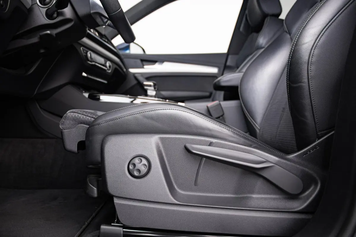 50 TFSI e S edition Trekhaak - Privacy glas - Interieurvoorverwarming - Audi soundsystem - Achterbank plus - Sportstoelen vóór - Lendensteunen vóór, elektrisch verstelbaar - Cruise contr