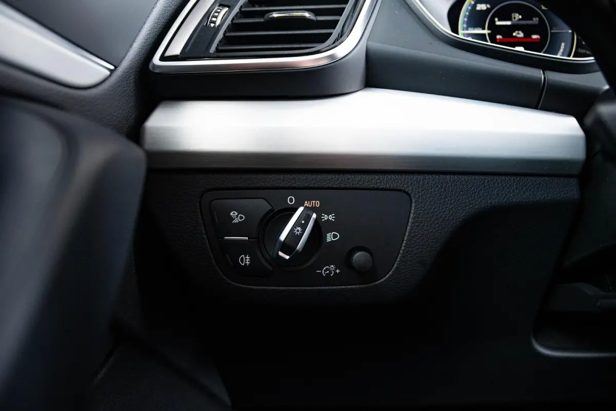 50 TFSI e S edition Trekhaak - Privacy glas - Interieurvoorverwarming - Audi soundsystem - Achterbank plus - Sportstoelen vóór - Lendensteunen vóór, elektrisch verstelbaar - Cruise contr