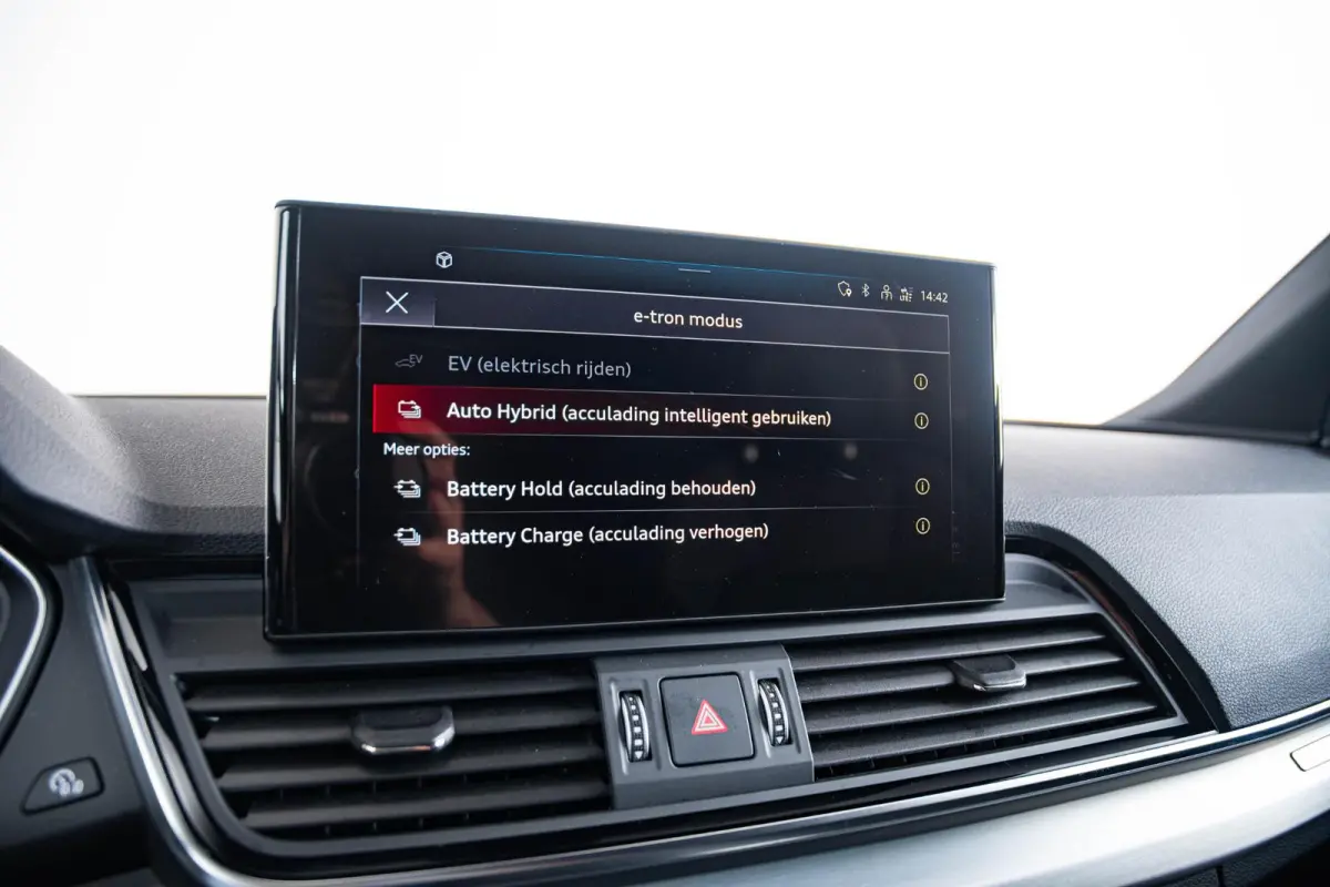 50 TFSI e S edition Trekhaak - Privacy glas - Interieurvoorverwarming - Audi soundsystem - Achterbank plus - Sportstoelen vóór - Lendensteunen vóór, elektrisch verstelbaar - Cruise contr