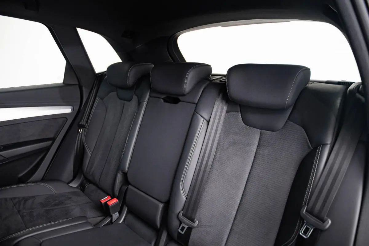 50 TFSI e S edition Trekhaak - Privacy glas - Interieurvoorverwarming - Audi soundsystem - Achterbank plus - Sportstoelen vóór - Lendensteunen vóór, elektrisch verstelbaar - Cruise contr