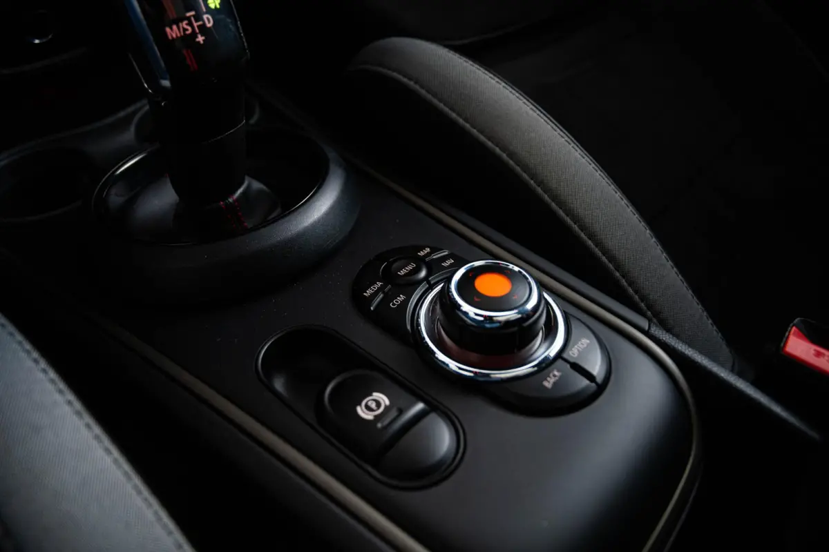 John Cooper Works ALL4 Chili Panoramadak - Head-up - Adaptive Cruise Control - Harman Kardon - Camera - Stoelverwarming - Navigatiesysteem - Park Assistant