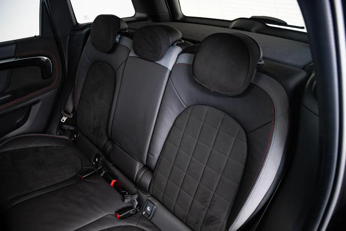 John Cooper Works ALL4 Chili Panoramadak - Head-up - Adaptive Cruise Control - Harman Kardon - Camera - Stoelverwarming - Navigatiesysteem - Park Assistant
