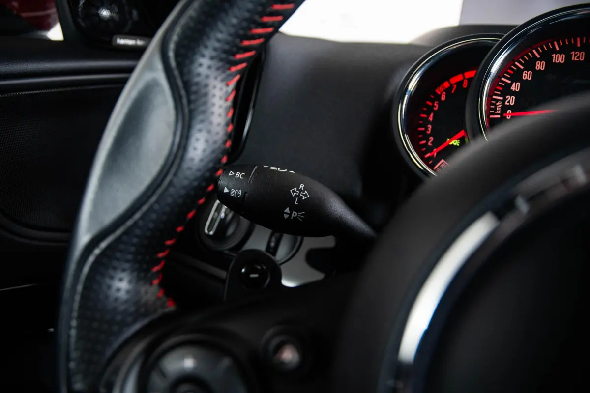 John Cooper Works ALL4 Chili Panoramadak - Head-up - Adaptive Cruise Control - Harman Kardon - Camera - Stoelverwarming - Navigatiesysteem - Park Assistant